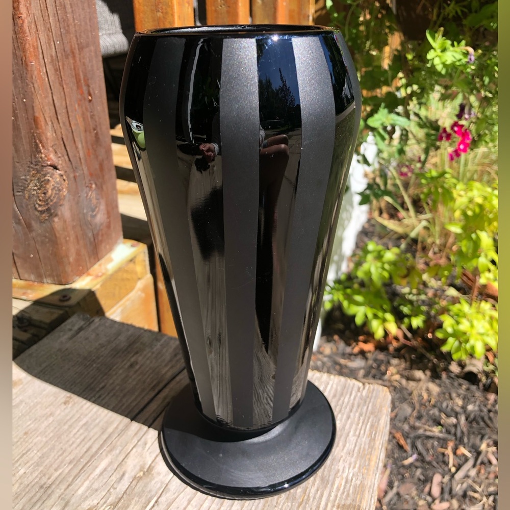 Vintage Art Deco Black Amethyst Vase 8.25” Tall Frosted Lines and Base EUC